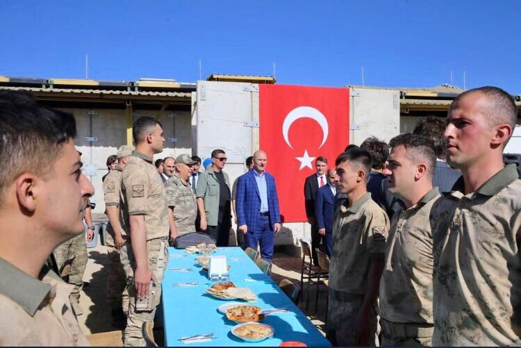 Soylu Kato’da askerlerle bayramlaştı - Resim: 3