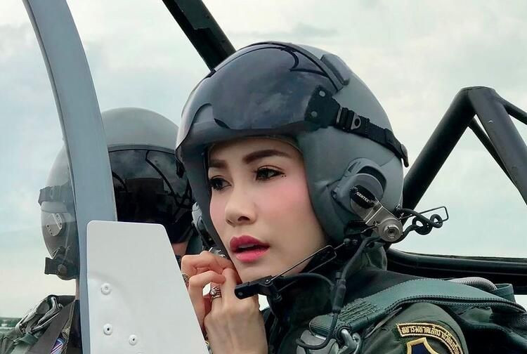 Tayland Kralı Maha Vajiralongkorn hapse attırdığı sevgilisini affetti - Resim: 3