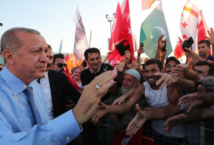 KKTC'de halk Erdoğan'ı coşkuyla karşıladı - Resim: 3