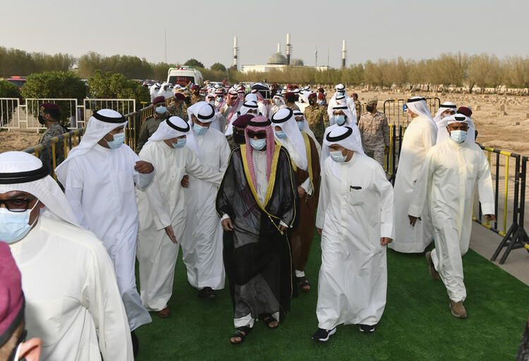 Dünya bu fotoğrafı konuşuyor! Kuveyt Emiri böyle gömüldü - Resim: 2