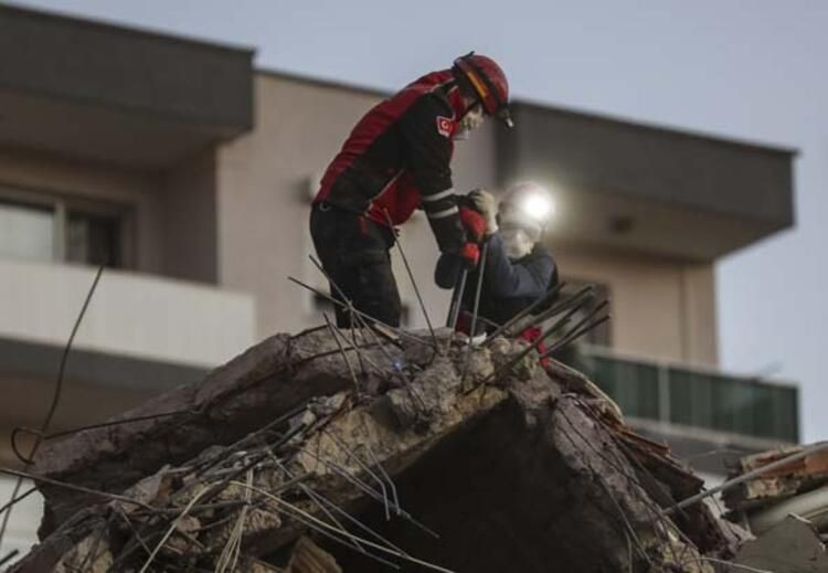 Dünya basını İzmir depremini böyle gördü! New York Times: Çılgın bir kurtarma çabası - Resim: 3
