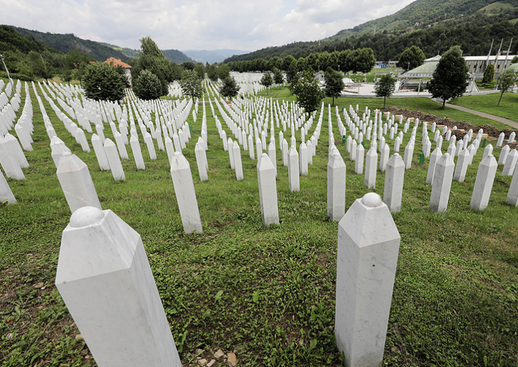 Srebrenitsa Katliamı nedir yıldönümünde tarihi tekrar canlandı  - Resim: 1