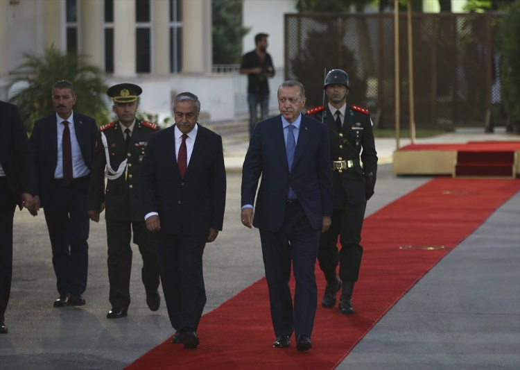 KKTC'de halk Erdoğan'ı coşkuyla karşıladı - Resim: 4