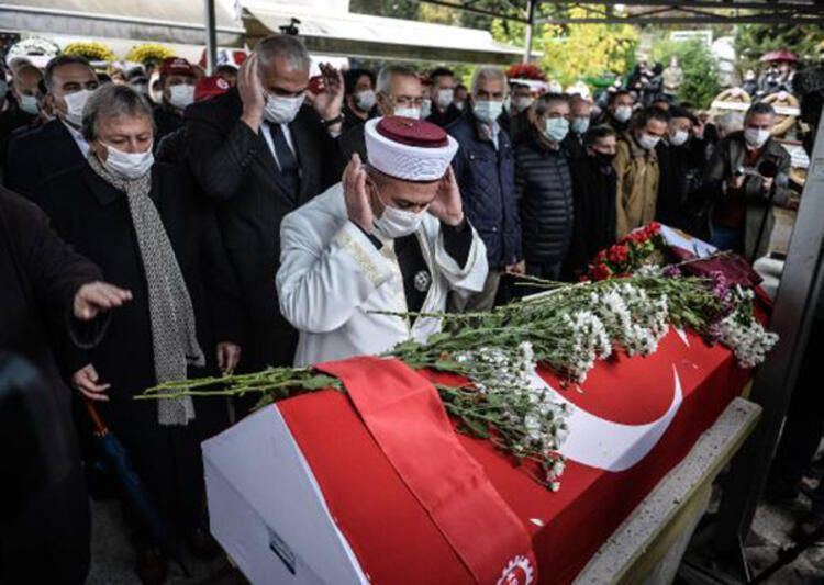 Timur Selçuk son yolculuğuna uğurlandı Müjdat Gezen sözleriyle duygulandırdı - Resim: 2