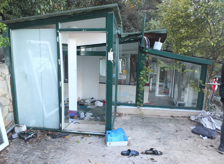 Adnan Oktar'ın yıkım yapılan villası içeriden ilk kez görüntülendi - Resim: 3