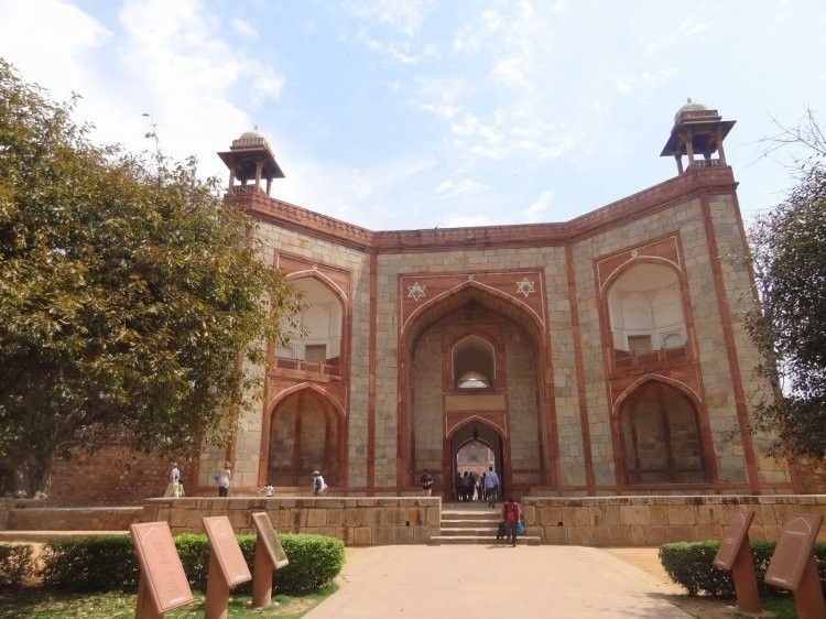 Kraliçe Elizabeth'in büyük sırrı ifşa oldu çalıntıymış! - Resim: 4