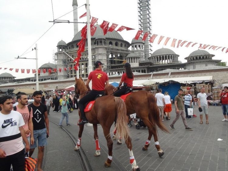İngilizler atlı polislerimize hayran kaldı! - Resim: 2