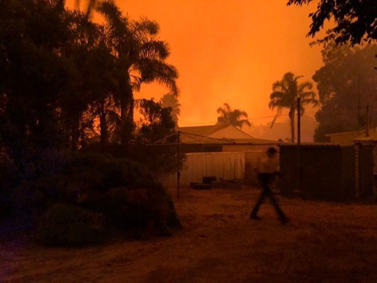 Avustralya alev alev yanıyor! Binlerce ev elektriksiz kaldı: 60 bin hektar alan küle döndü - Resim: 2