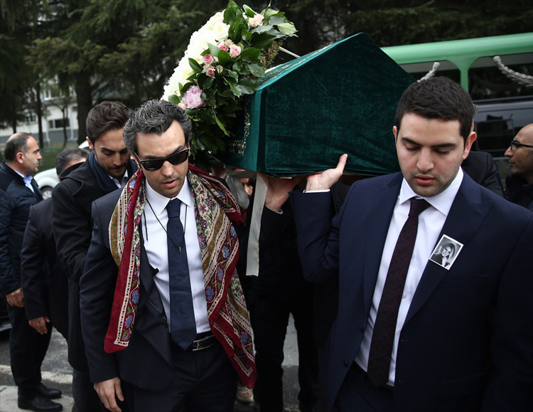 Mina Başaran'ın nişanlısı Murat Gezer ağladı Burcu Urfalı'nın eşi... - Resim: 2