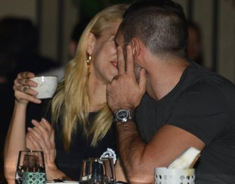 Burcu Esmersoy Allan Hakko'dan ayrıldı! Bikinili pozlarıyla nispet yaptı - Resim: 1