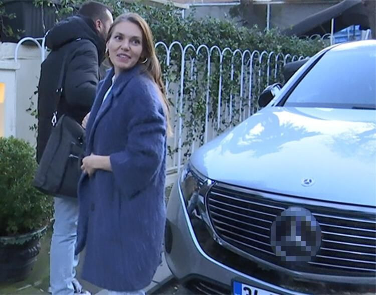 Asli Enver'in lüks aracının fiyatı dudak uçuklatıyor! - Resim: 3