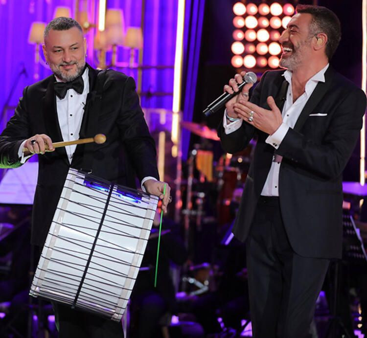 Hakan Altun Şarkılar Bizi Söyler programına ara verme kararı aldı! - Resim: 2