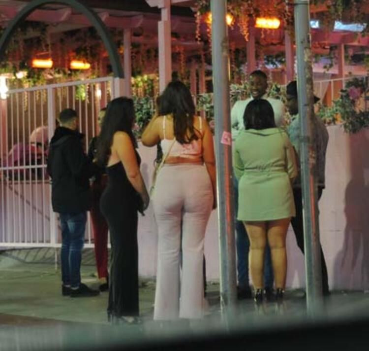 İngilizler bu defa abarttılar! Sokaklarda şok eden görüntüler - Resim: 4