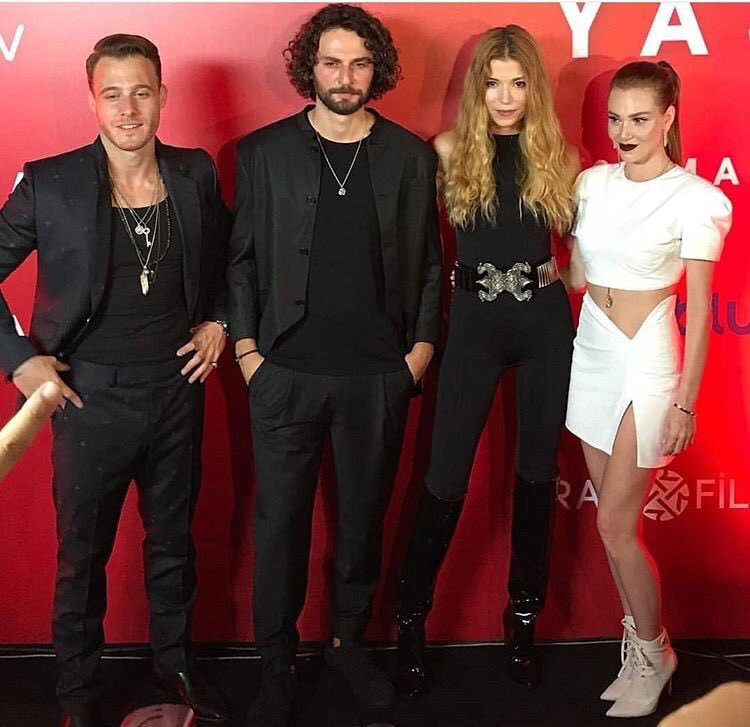 Elçin Sangu geceye damgasını vurdu! İşte o görüntüler... - Resim: 1