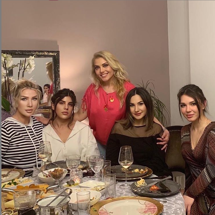 Filtreyi abartan Seda Sayan sosyal medyada ti'ye alındı - Resim: 3