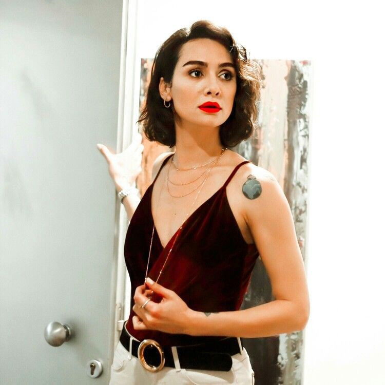 'Ağlayamıyorum' deyip Birce Akalay itiraf etti: Cesaret isteyen deneyimlerdi - Resim: 2