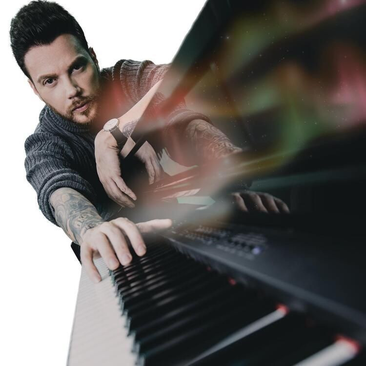 Sinan Akçıl'dan bomba açıklamalar geldi! Sanatçı muhabirlerin o sorusuna bakın nasıl cevap verdi! - Resim: 4