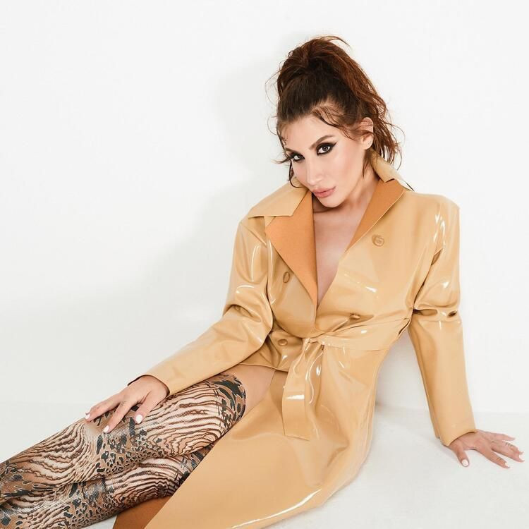 İrem Derici ayrılık sonrası imaj tazeledi! Takipçilerinden o paylaşıma beğeni yağdı! - Resim: 1