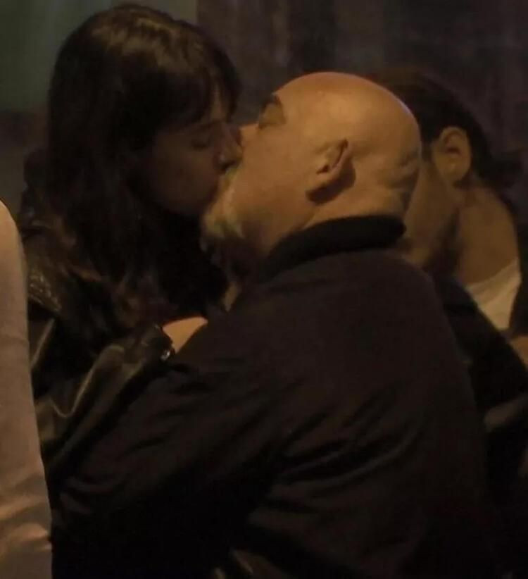 12 yıllık eşini aldatmıştı ihanetin bedelini ağır ödedi eşi varını yoğunu aldı! - Resim: 4