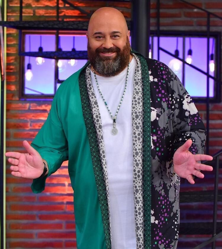 Masterchef Somer Sivrioğlu'nun koruma ordusu olay oldu gelen yorumlar kahkahaya boğdu! - Resim: 2