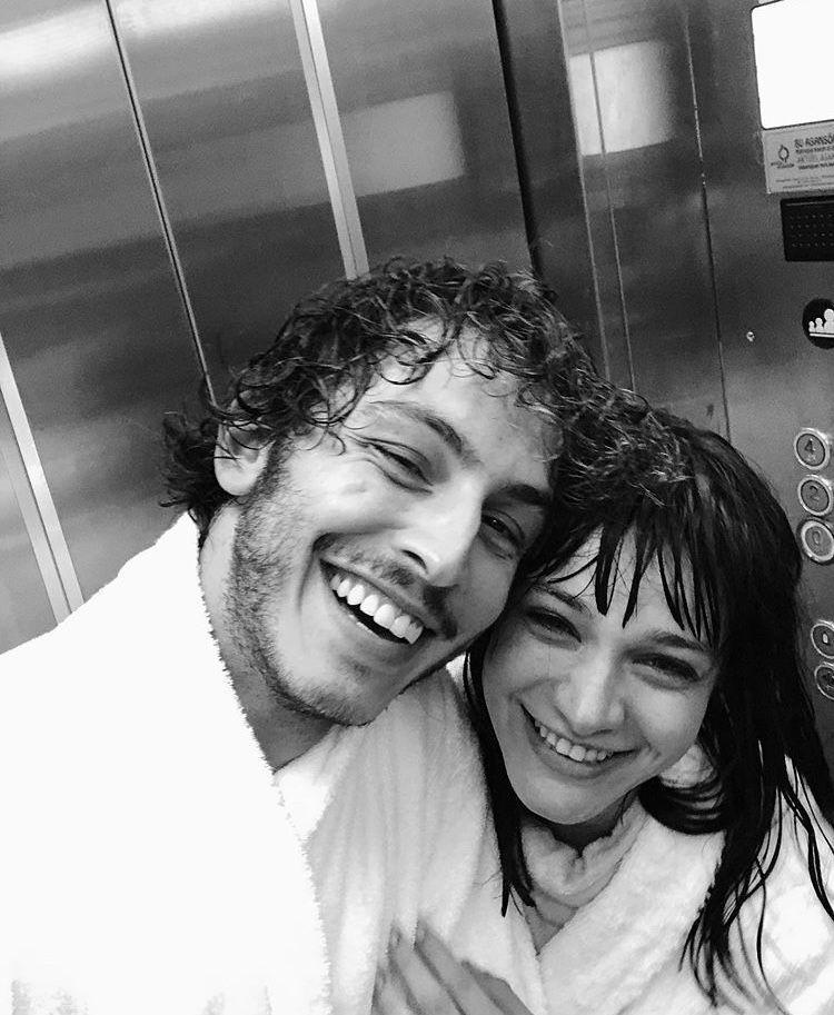 Saygı dizisinin yıldızları Boran Kuzum'dan Miray Daner'e olay mesaj bakın ne yazdı - Resim: 1