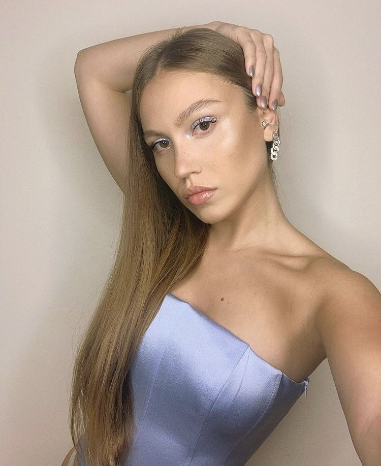 Duygu Özaslan'dan kilolu olduğu yönündeki iddialara yanıt olay pozlar paylaştı - Resim: 3