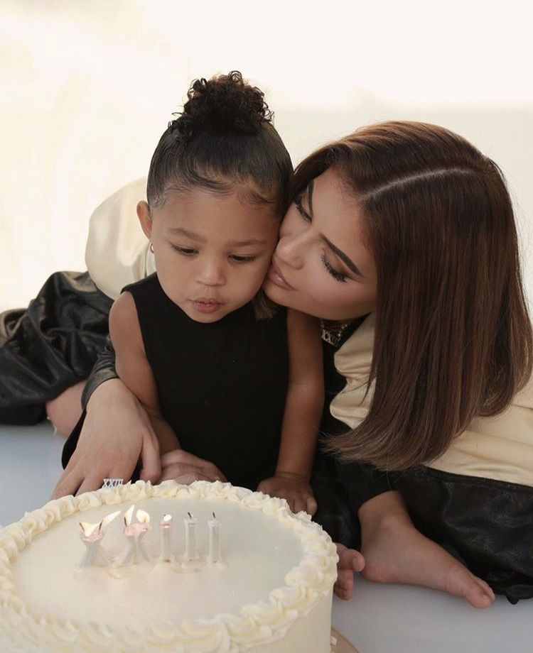 Kylie Jenner'ın kızına aldığı çantanın fiyatı dudak uçuklattı - Resim: 4