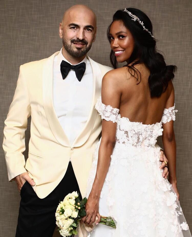 Soner Sarıkabadayı eşi için kesenin ağzını açtı! Aldığı hediyenin fiyatı dudak uçuklattı - Resim: 1