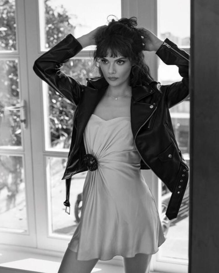 Sinem Ünsal kaza sonrası ilk karesini rol arkadaşı ile paylaştı "Biz geldik" notunu düştü.. - Resim: 3