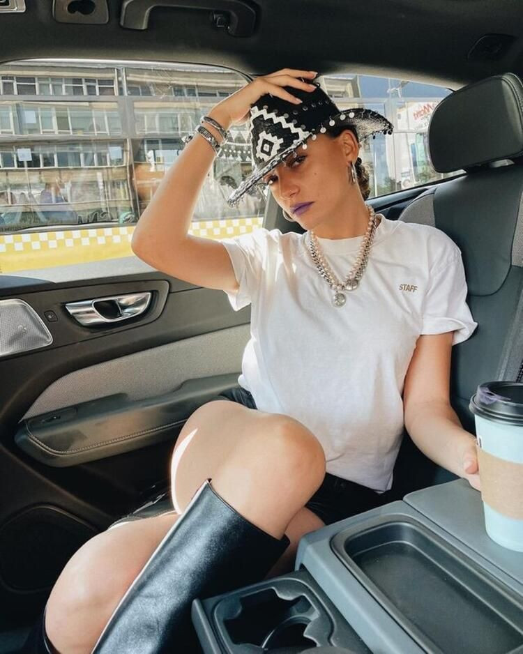 Serenay Sarıkaya TikTok modasına uydu: 'E daha daha nasılsınız' paylaşımı - Resim: 3