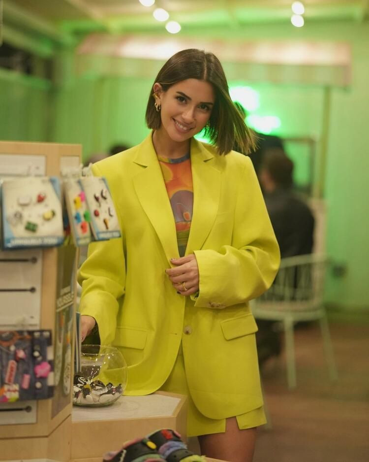 Buse Terim'in ikinci el ayakkabıya istediği fiyat tepki çekti eleştirilere zehir zemberek açıklama geldi! - Resim: 4