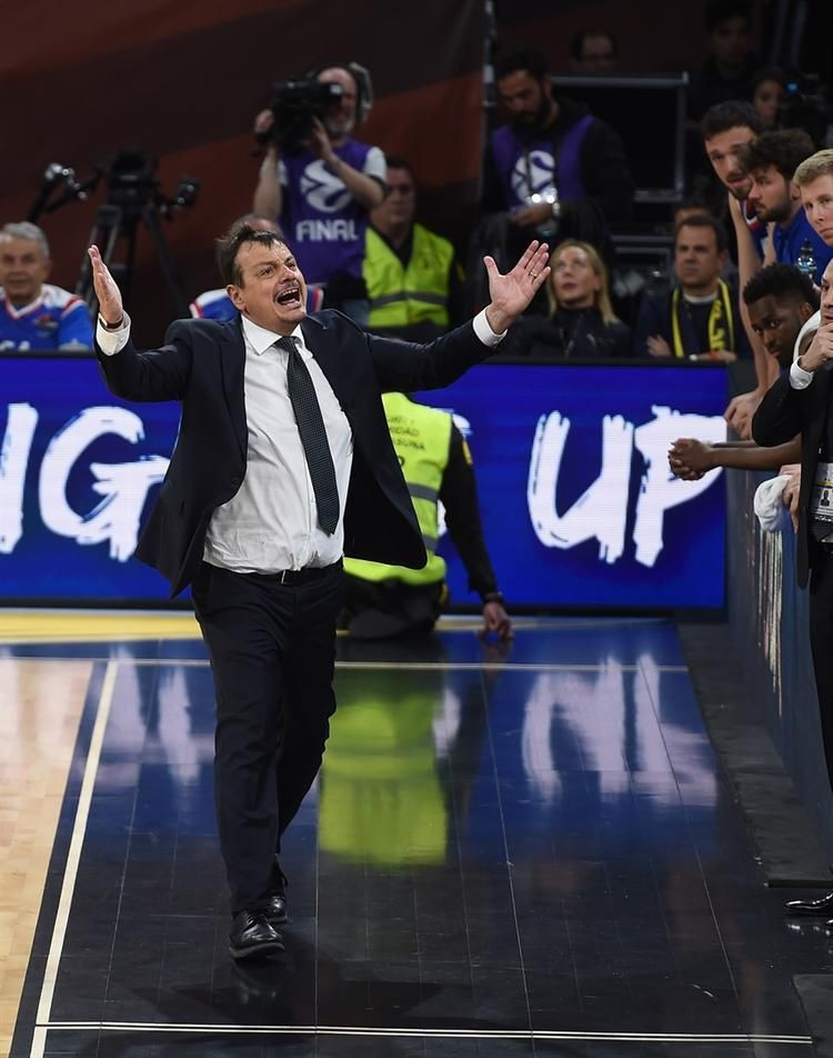 Ali Koç araya girdi Ergin Ataman'la Fenerbahçeliler kapıştı - Resim: 2