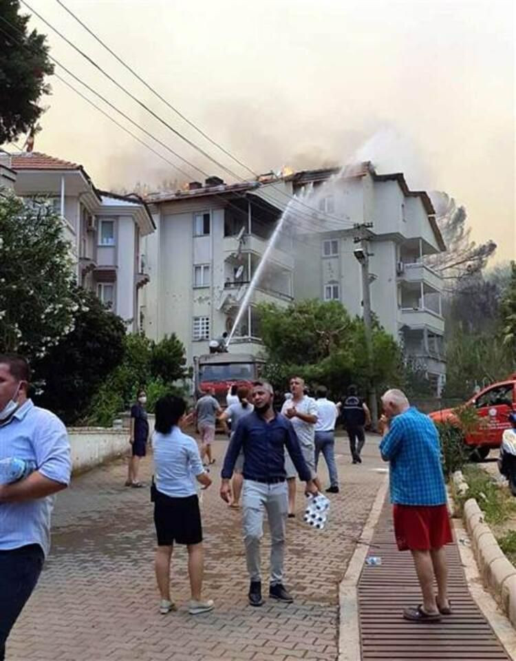 Muğla'nın Marmaris ve Bodrum ilçeleri yanıyor! Yangın evleri tehdit etti, 'Titanic Otel'e sıçradı - Resim: 4