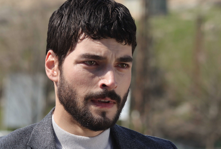 Hercai'nin Miran'ı Akın Akınözü bedelli askere gidiyor! Manikür pozu alay konusu oldu - Resim: 1