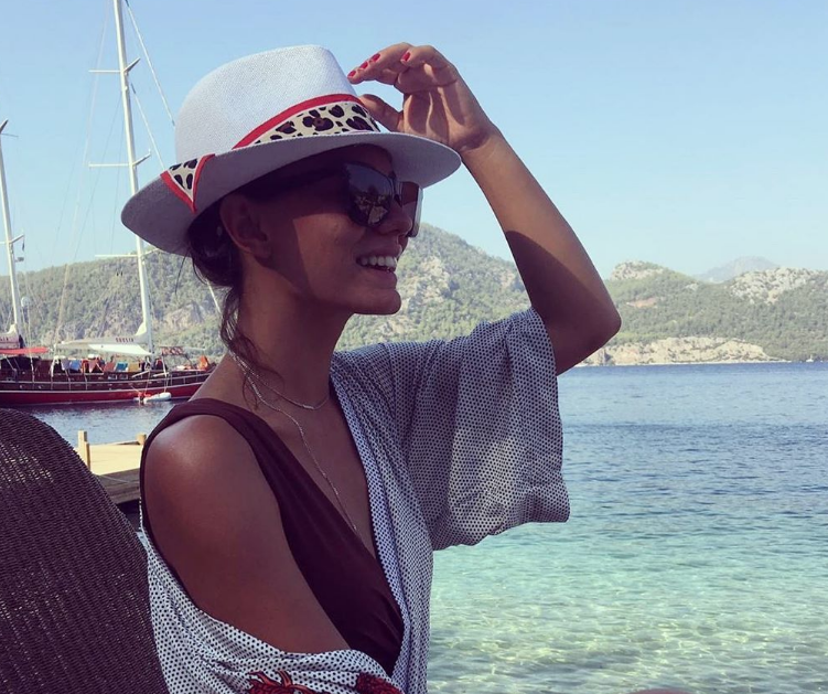 Demet Özdemir sevenlerine ters köşe yapacak Erkenci Kuş final yapınca boşta kalmıştı - Resim: 4