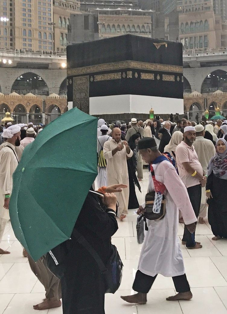 Kabe'de nadir görülen olay! Hacılar büyük mutluluk yaşadı - Resim: 3