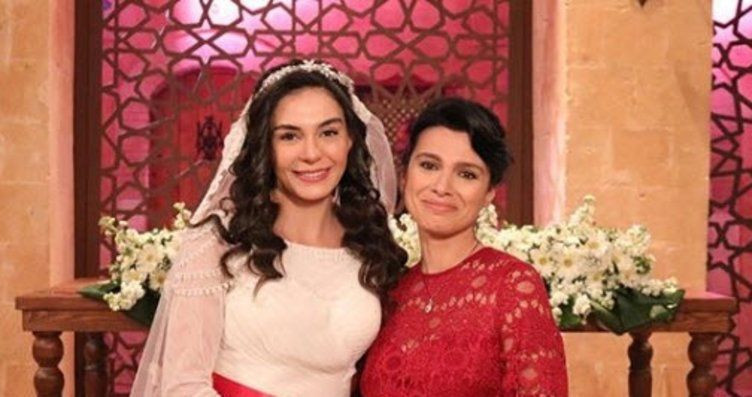 Ebru Şahin ve Akın Akınözü'nün başrolünde olduğu Hercai'de flaş ayrılık! - Resim: 2