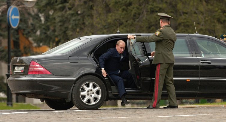 Putin makam aracını satılığa çıkardı! Özellikleri tam bomba - Resim: 3