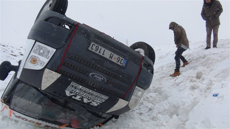 Kar aniden bastırdı yollar karıştı! Ölü ve yaralılar var - Resim: 3