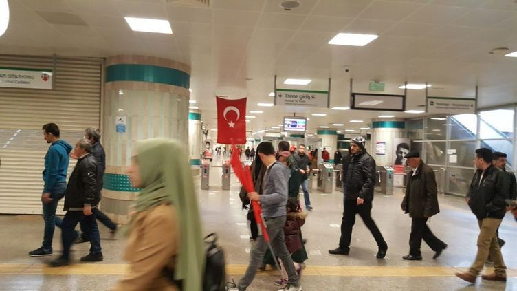 Vatandaşlar Yenikapı miting alanına akın akın geldi - Resim: 2