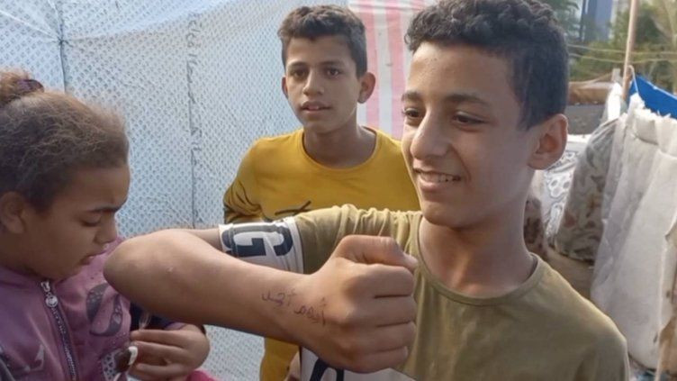 Ölürlerse tanıyalım diye kollarına 'ölüm künyesi' yazılıyordu! Katledilen çocuklar o yazılardan bulundu - Resim: 3