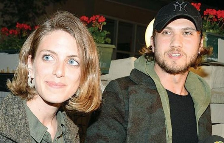 Öpüşme sahnesi kızdırdı sevgilisini terk etti - Resim: 1