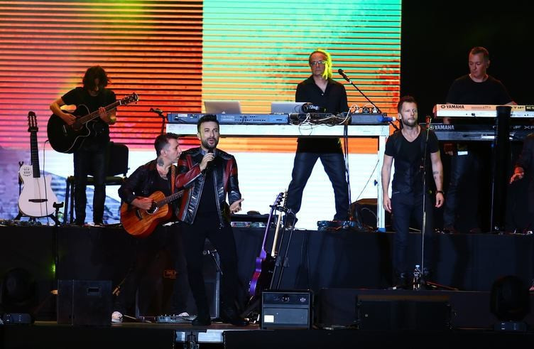 Tarkan Bakü'yü salladı - Resim: 2