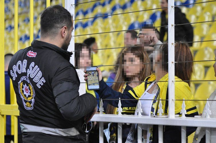 Fenerbahçe Sivasspor maçında tribünde taciz krizi! 20 taraftar 1 yıl men edildi - Resim: 4