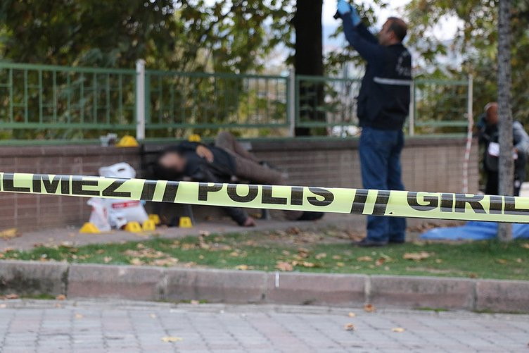 İki şişe kolonya içti olduğu yere yığıldı - Resim: 3