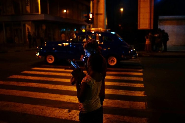 Şaşırtıcı Küba gerçeği! Gençler gece sokaklara çıkıp... - Resim: 2