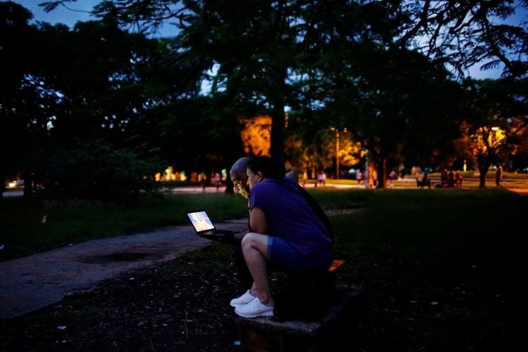 Şaşırtıcı Küba gerçeği! Gençler gece sokaklara çıkıp... - Resim: 4