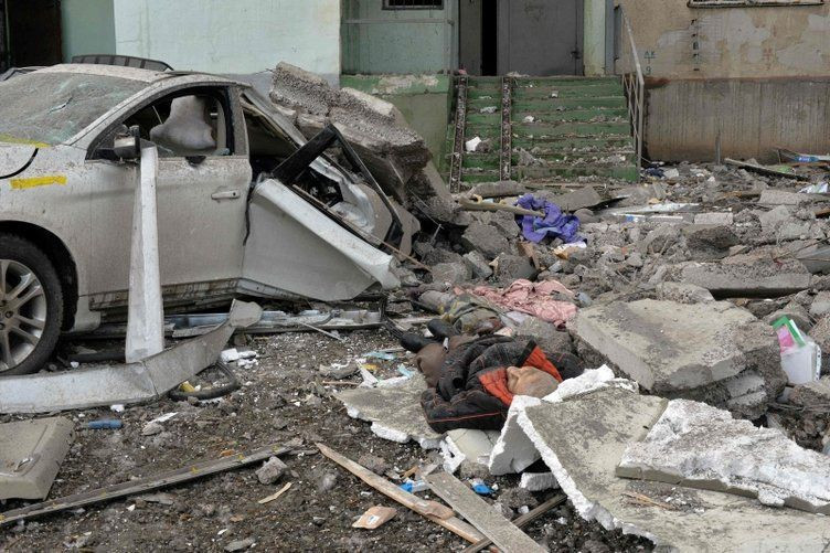 Ukrayna sokakları ceset tarlasına döndü! Rusya, şehir savaşı için Suriye'den yabancı savaşçı topluyor! - Resim: 2