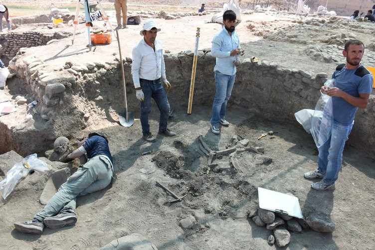 Ölüyü gömdükten sonra etin çürümesini beklemişler - Resim: 4