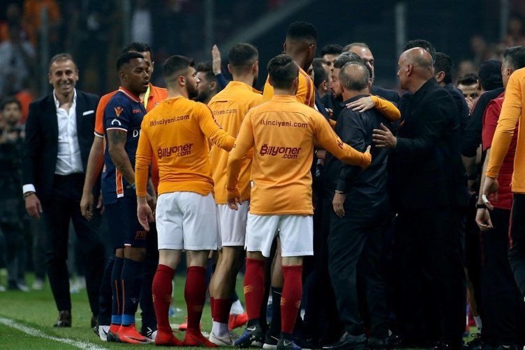 Fatih Terim onay verdi! 3 yıldız oyuncu takımdan ayrılabilir - Resim: 1